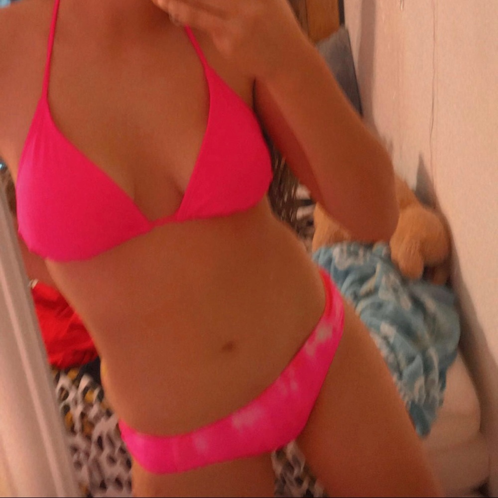 I’m selling a bikini bottom